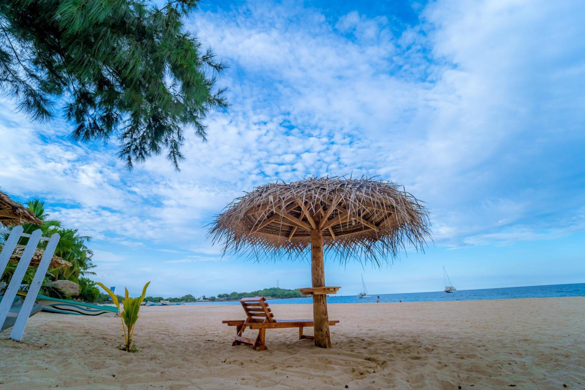 Trinco Beach By Dsk Тринкомале Екстериор снимка